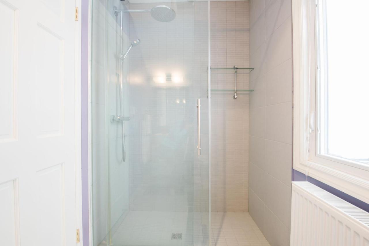 Private Room&Bath In Downtown Toronto! Exterior photo